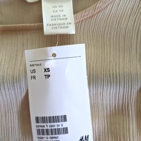 H&M Crinkle Blouse - Picture 5 of 5